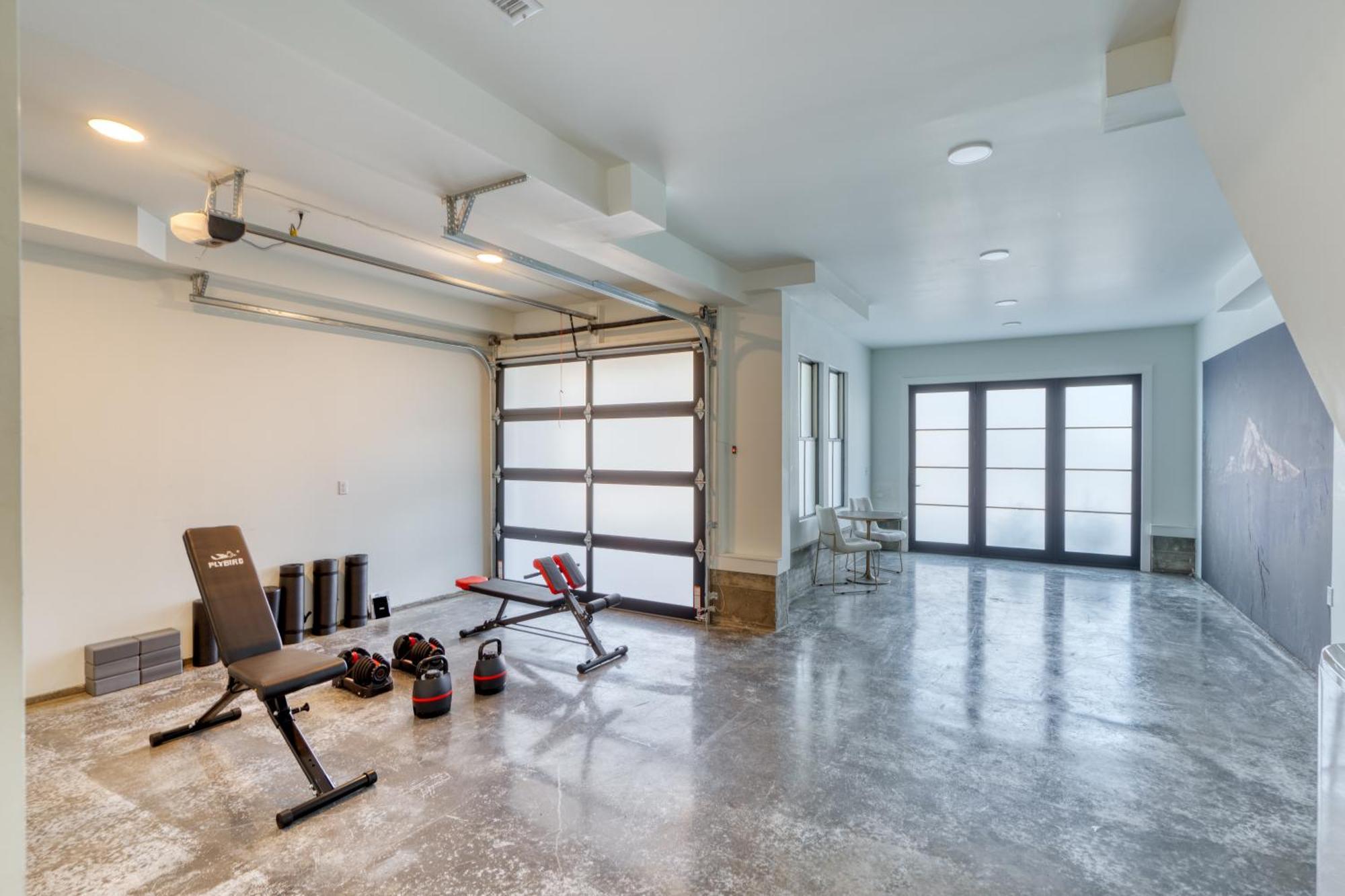 Collection - Custom North Tabor - Gym & Kitchen Holiday home Portland