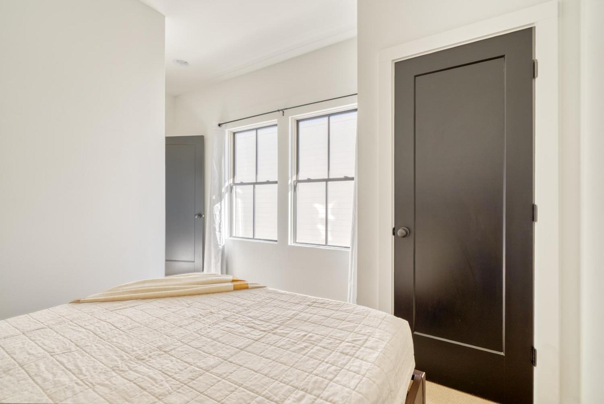 Collection - Custom North Tabor - Gym & Kitchen Holiday home Portland
